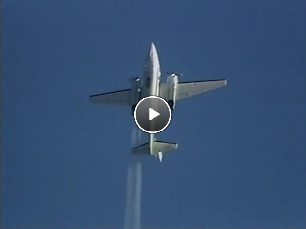 Bob Hoover Demonstrates Flight Maneuvers